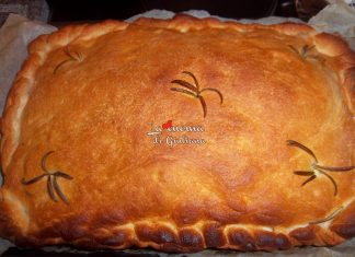 Focaccia con salsiccia,certosa e rucola
