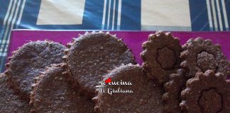 Biscotti con fiocchi d’avena,cacao e mandorle