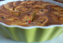 Clafoutis di mele, cannella e caramello.