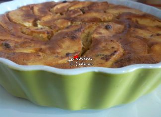Clafoutis di mele, cannella e caramello.