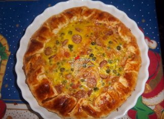 Torta salata con piselli,wurstel e mozzarella