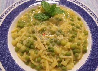 Pasta e patate con piselli e menta fresca