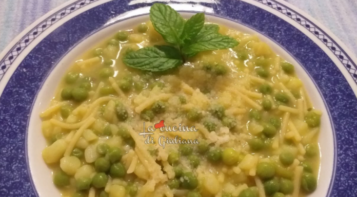 Pasta e patate con piselli e menta fresca